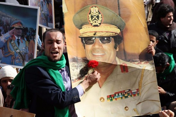 Khadafi en effigie