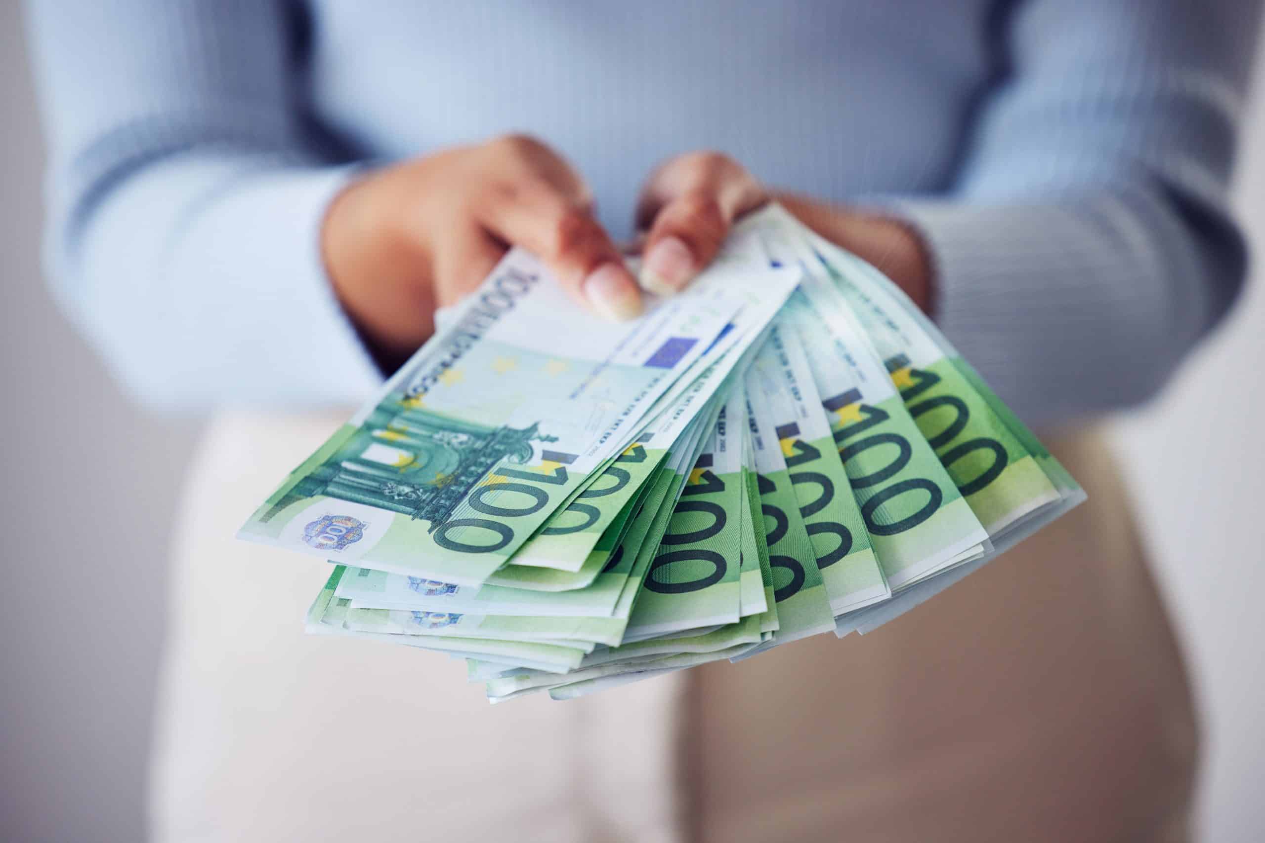 « ils vont devenir riches » ces 3 signes astrologiques vont vivre d'énormes succès financiers en juin 2026